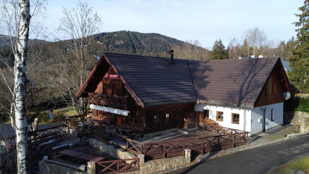 Penzion Avalanche Železná Ruda Exteriör bild